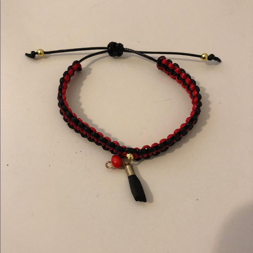 Peonia and azabache bracelet